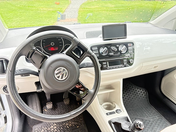 Volkswagen UP! 10 of 10