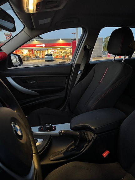 BMW 320d 8 of 10
