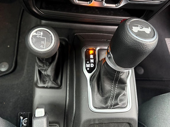 Jeep Wrangler 17 of 24
