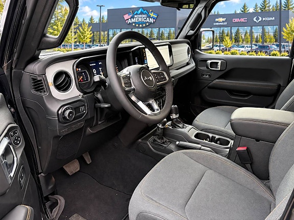 Jeep Wrangler 9 of 24