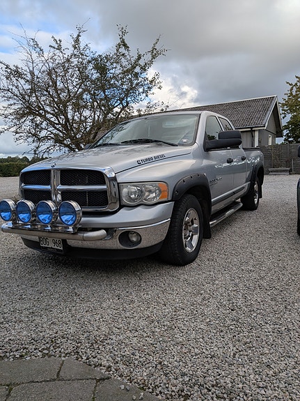 Dodge RAM 2500 2 of 7