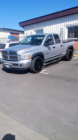 Dodge RAM 2500 4 of 7