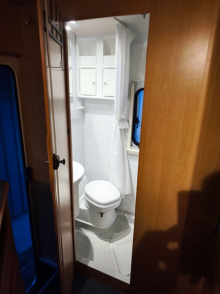 Adria Adriatik 572DK 7 of 8
