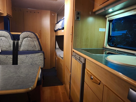 Adria Adriatik 572DK 4 of 8