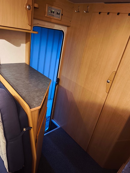 Adria Adriatik 572DK 6 of 8