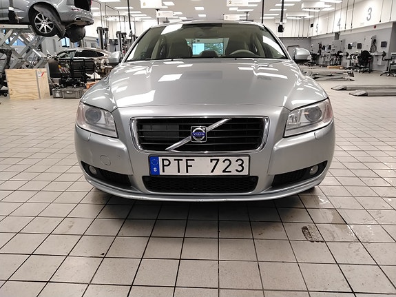 Volvo S80 3 of 10