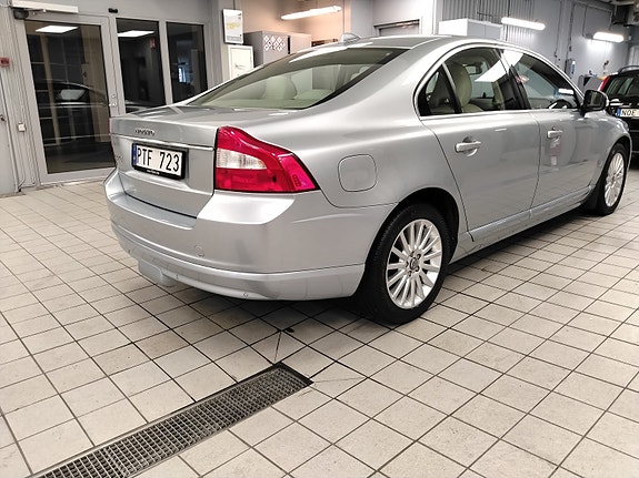 Volvo S80 4 of 10