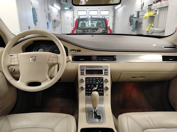 Volvo S80 8 of 10