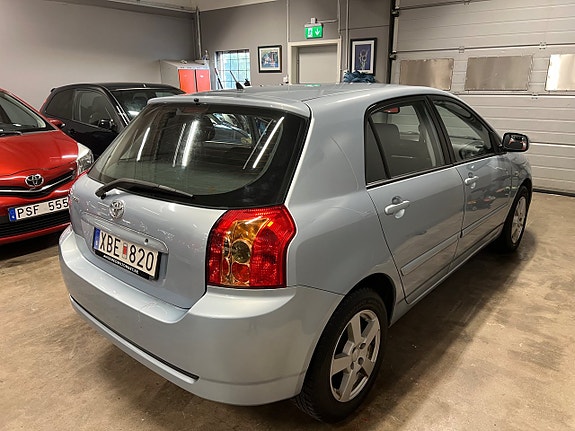 Toyota Corolla 8 of 15
