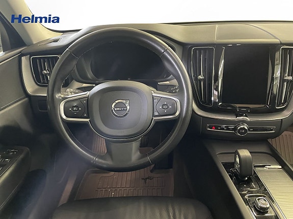 Volvo XC60 12 of 16