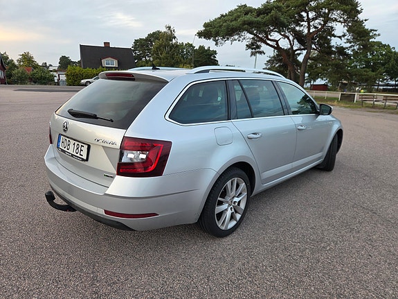 Skoda Octavia 4 of 8