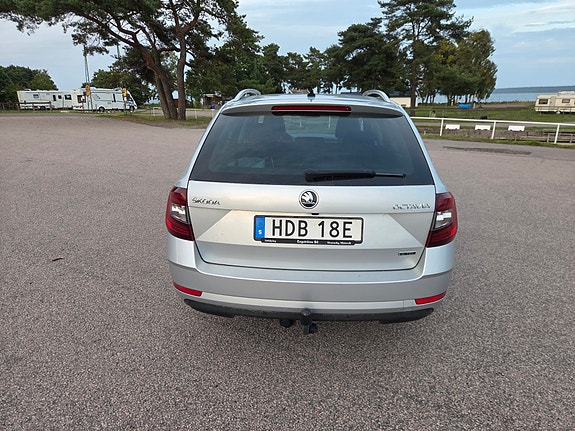 Skoda Octavia 5 of 8