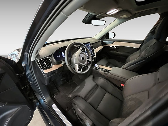 Volvo XC90 12 of 24