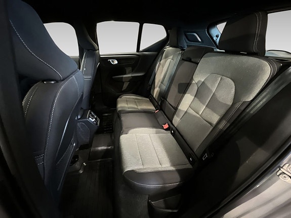 Volvo XC40 12 of 18