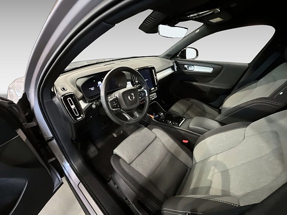 Volvo XC40 11 of 18
