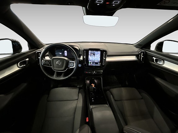 Volvo XC40 13 of 18