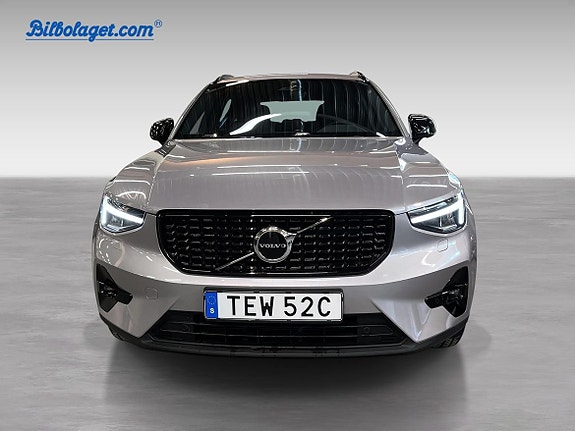 Volvo XC40 3 of 18