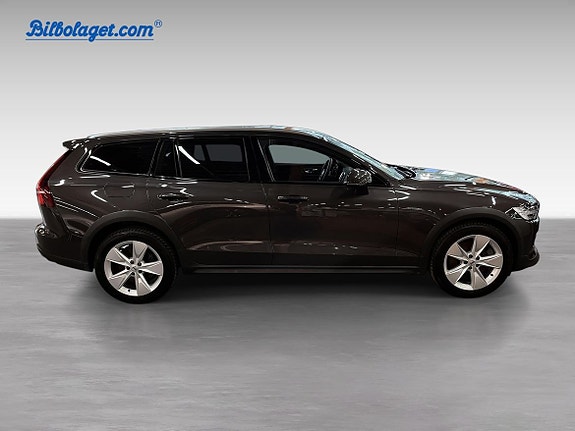 Volvo V60 Cross Country 5 of 16