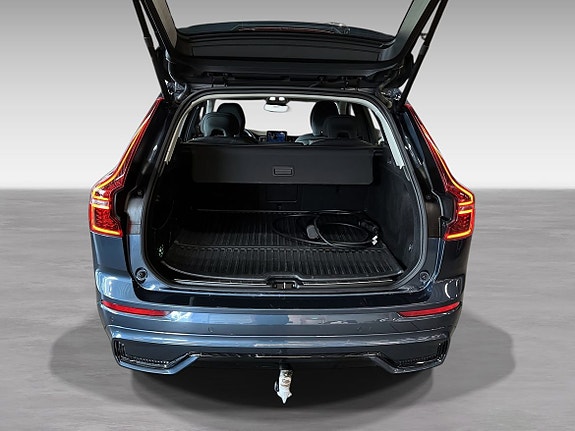 Volvo XC60 11 of 16