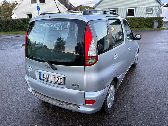 Toyota Yaris Verso 4 of 5