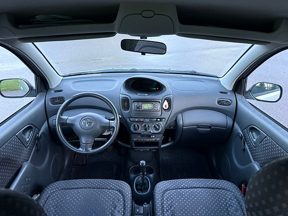 Toyota Yaris Verso 5 of 5