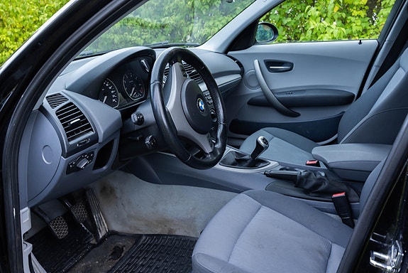 BMW 118i 9 of 16