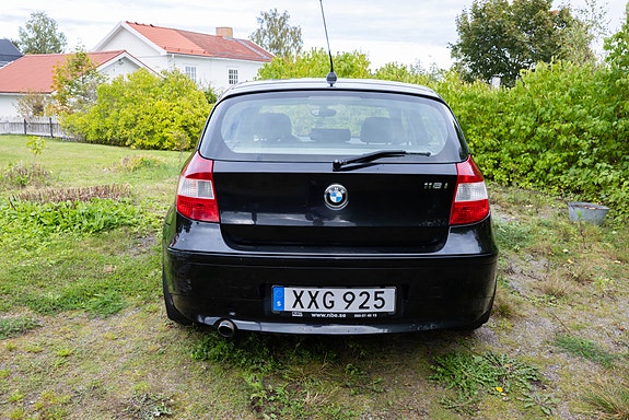 BMW 118i 3 of 16