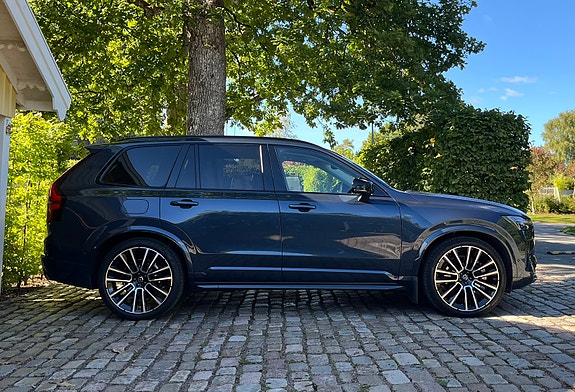 Volvo XC90 4 of 16