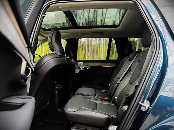 Volvo XC90 11 of 16