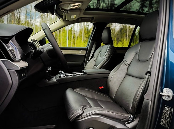 Volvo XC90 9 of 16