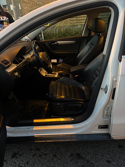 Volkswagen Passat Alltrack 8 of 19