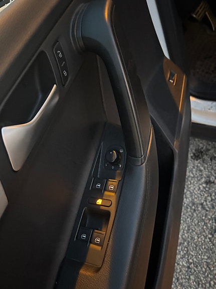Volkswagen Passat Alltrack 9 of 19