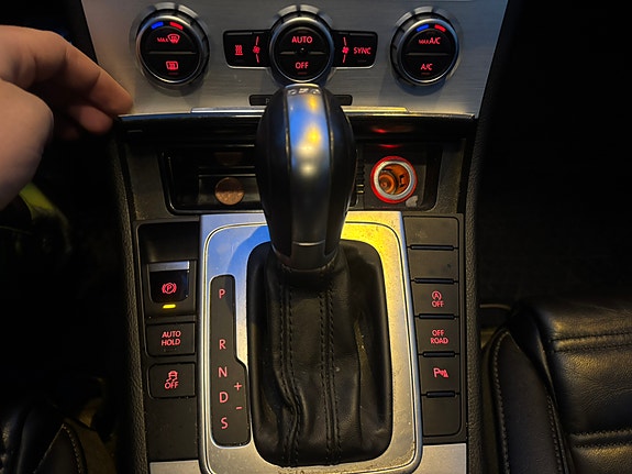 Volkswagen Passat Alltrack 4 of 19
