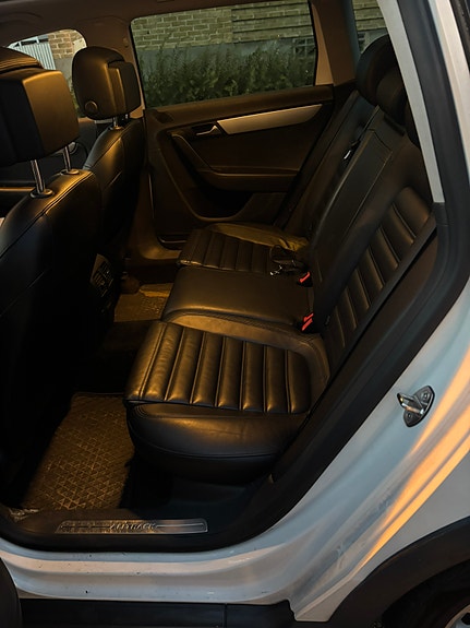 Volkswagen Passat Alltrack 10 of 19