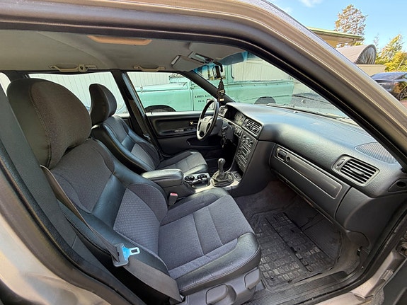 Volvo V70 9 of 13