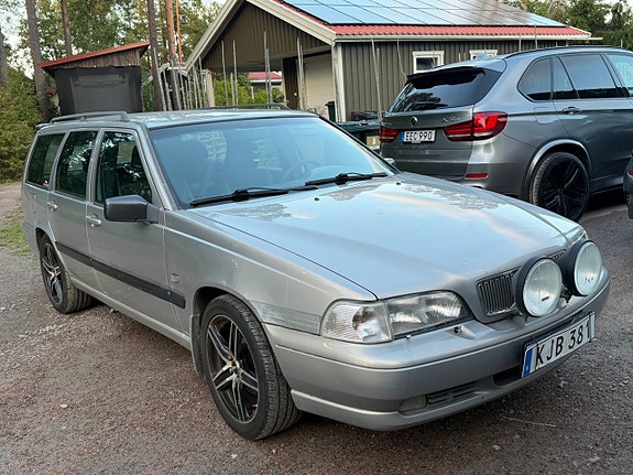 Volvo V70 5 of 7