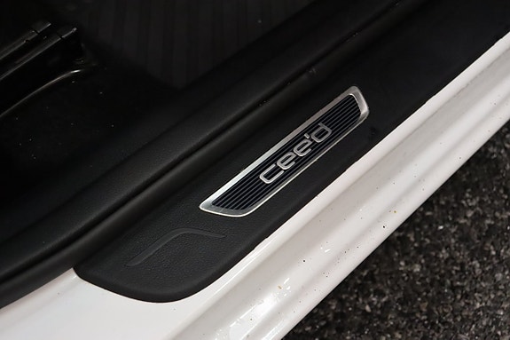 Kia Ceed 13 of 13