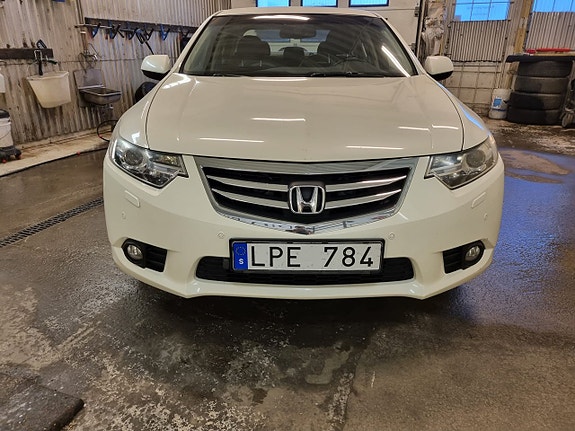 Honda Accord 2 of 16