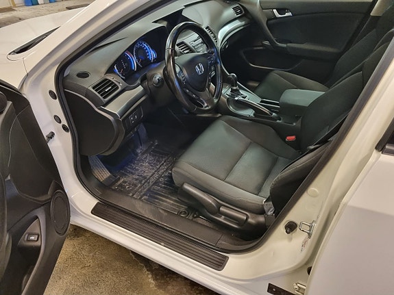 Honda Accord 15 of 16