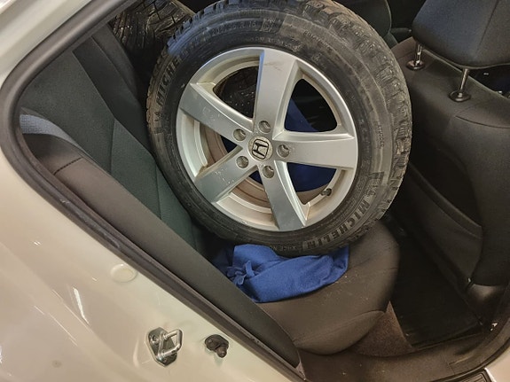 Honda Accord 12 of 16