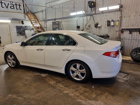 Honda Accord 7 of 16