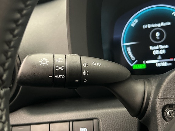 Toyota C-HR 27 of 30