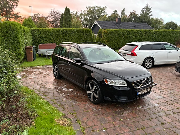 Volvo V50 2 of 8