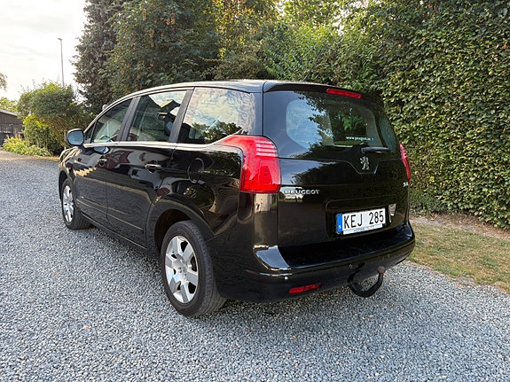Peugeot 5008 3 of 7