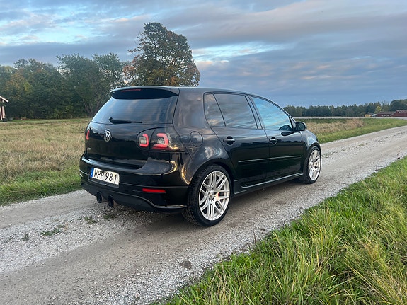 Volkswagen Golf V 3 of 11