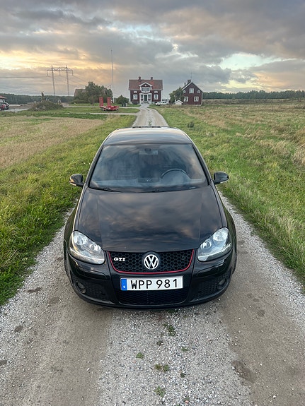Volkswagen Golf V 5 of 11