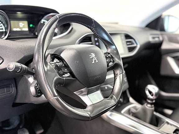 Peugeot 308 9 of 15