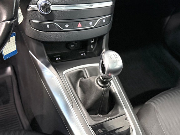 Peugeot 308 12 of 15