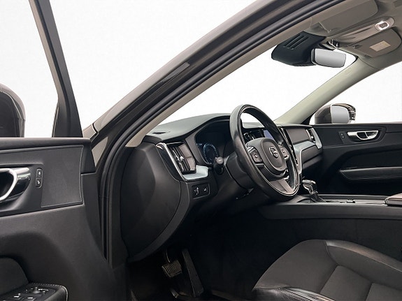 Volvo XC60 11 of 30