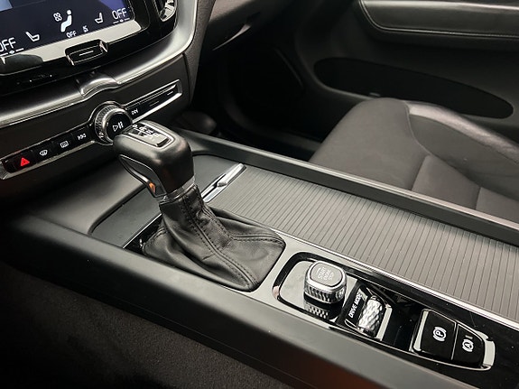 Volvo XC60 25 of 30